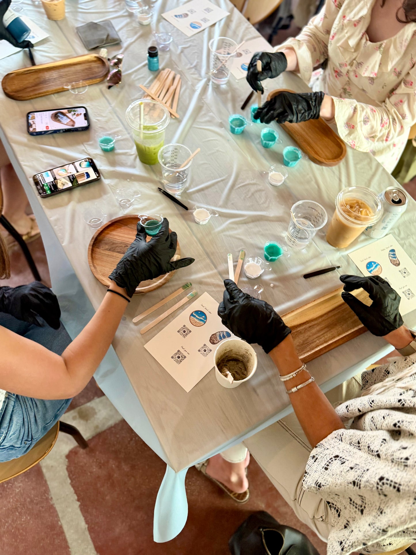 October 11 | Ocean Seascape Resin Tray Workshop @ Alana's Coffee