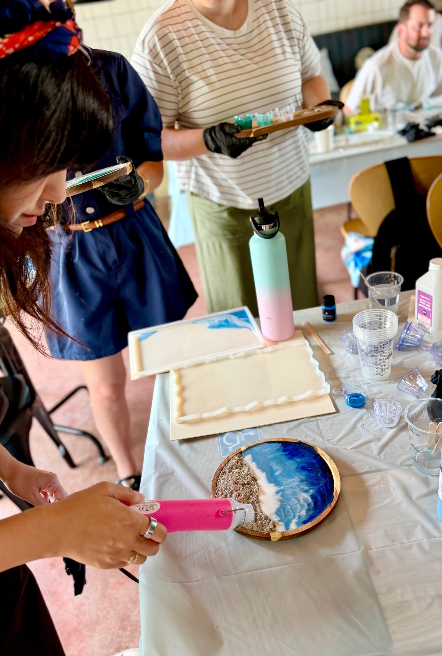 October 11 | Ocean Seascape Resin Tray Workshop @ Alana's Coffee