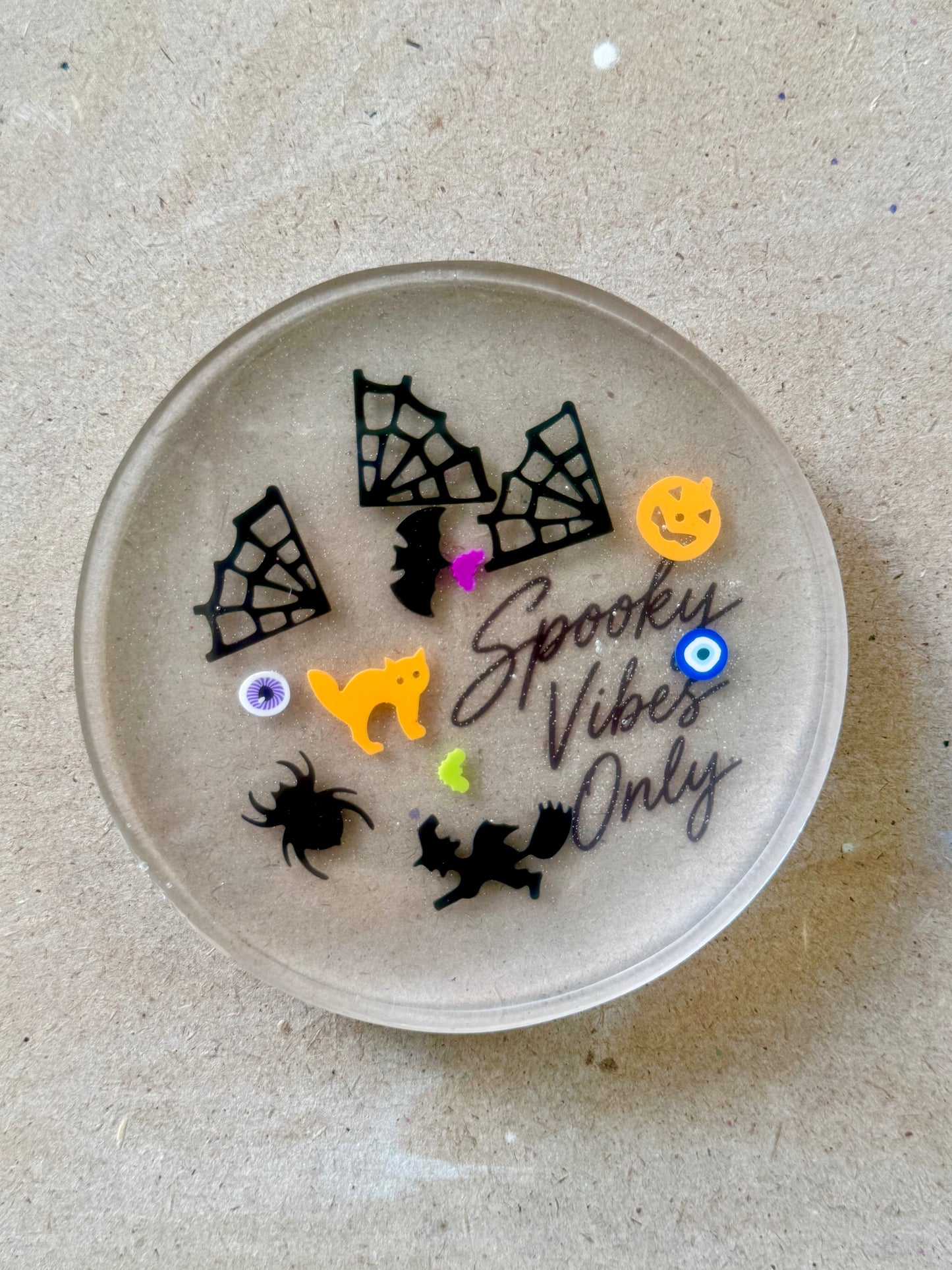 October 25 | 🎃👻 Spooky Coaster Resin Workshop @ Alana's Coffee (Venice)