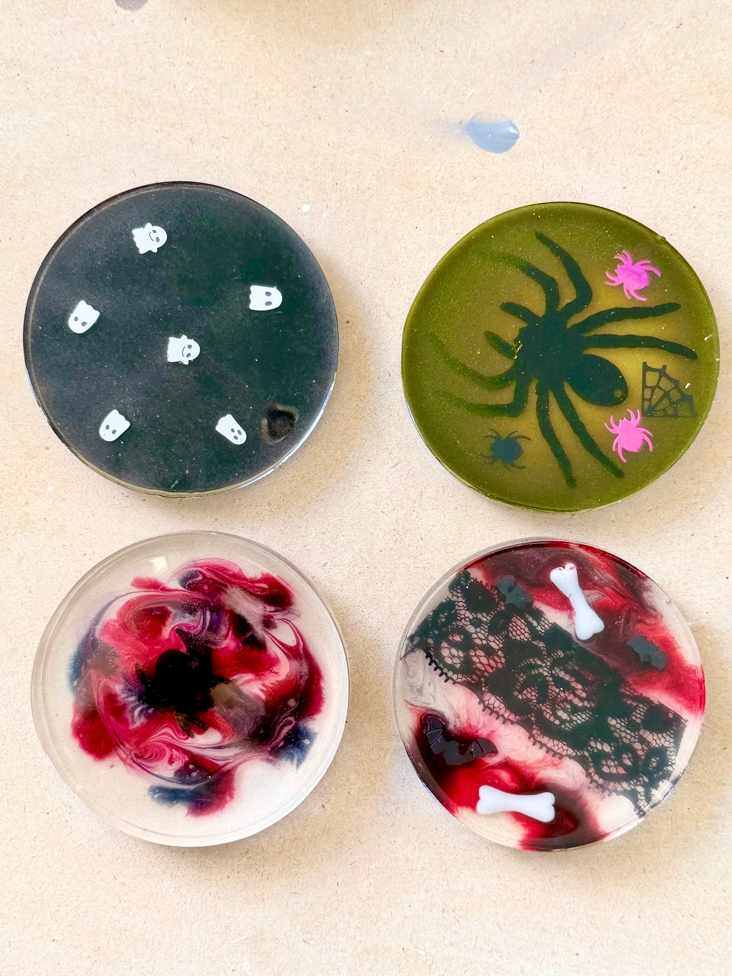 October 25 | 🎃👻 Spooky Coaster Resin Workshop @ Alana's Coffee (Venice)