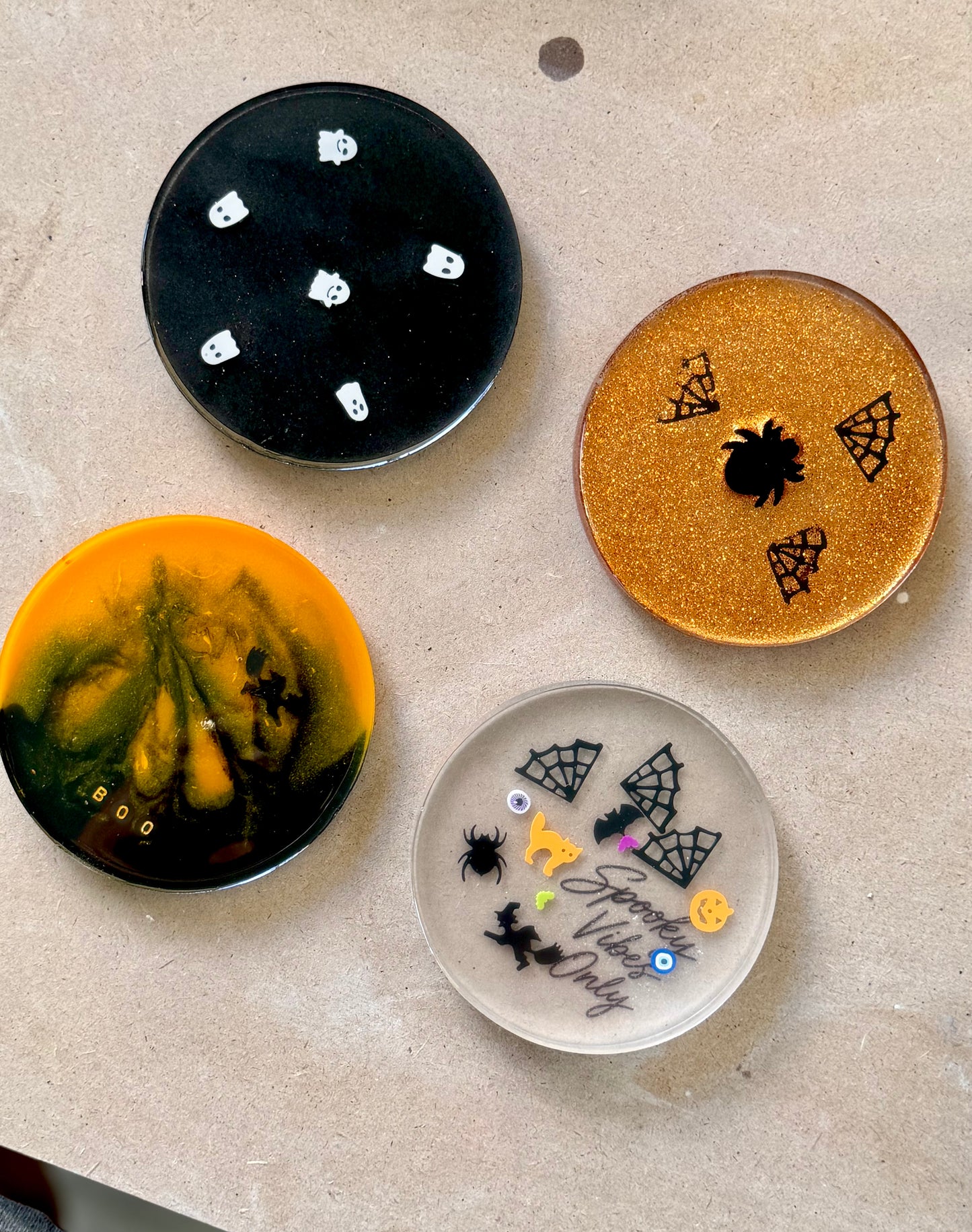 October 25 | 🎃👻 Spooky Coaster Resin Workshop @ Alana's Coffee (Venice)